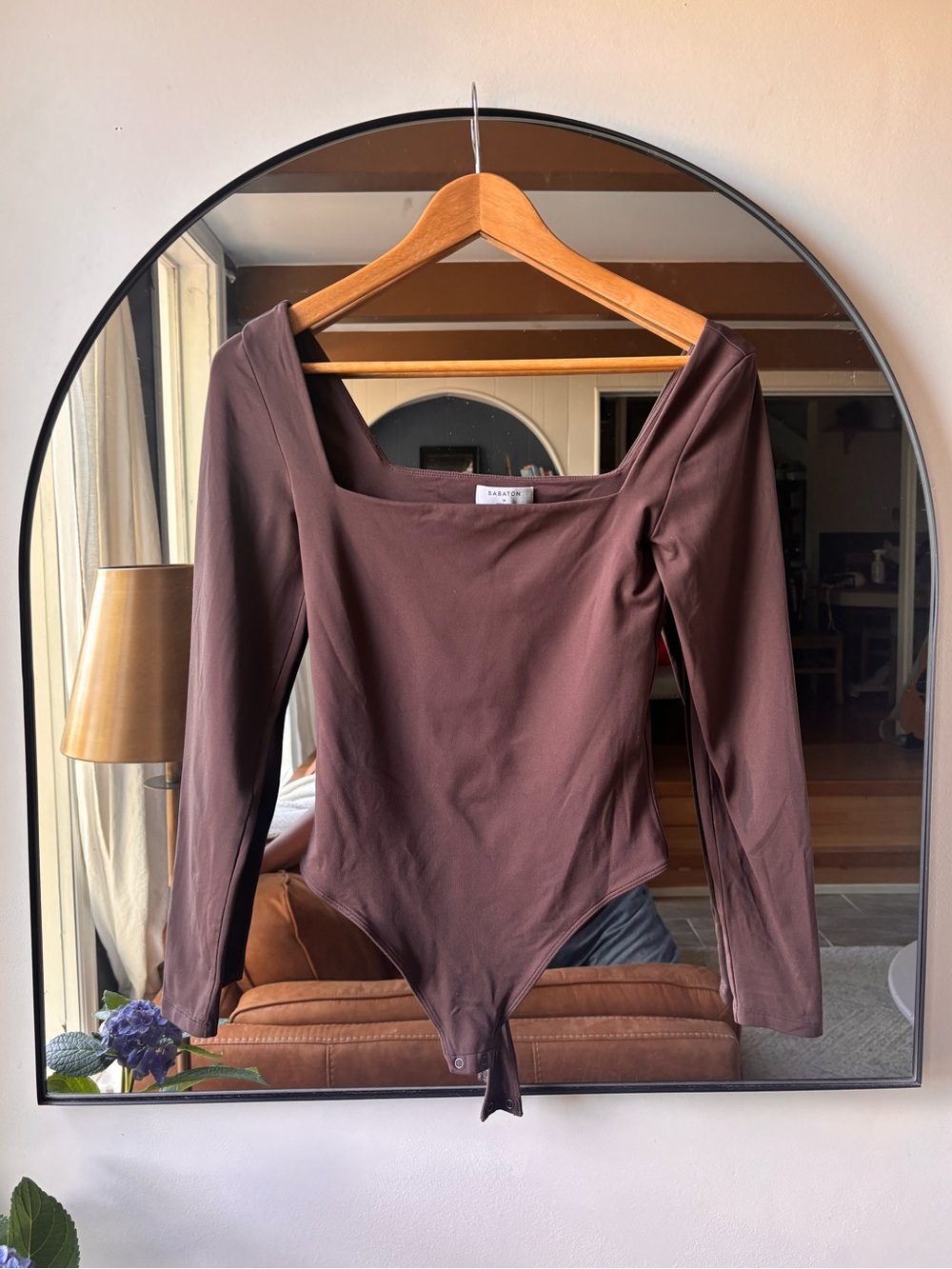 ARITZIA | original contour headway bodysuit | size medium - Picture 3 of 6